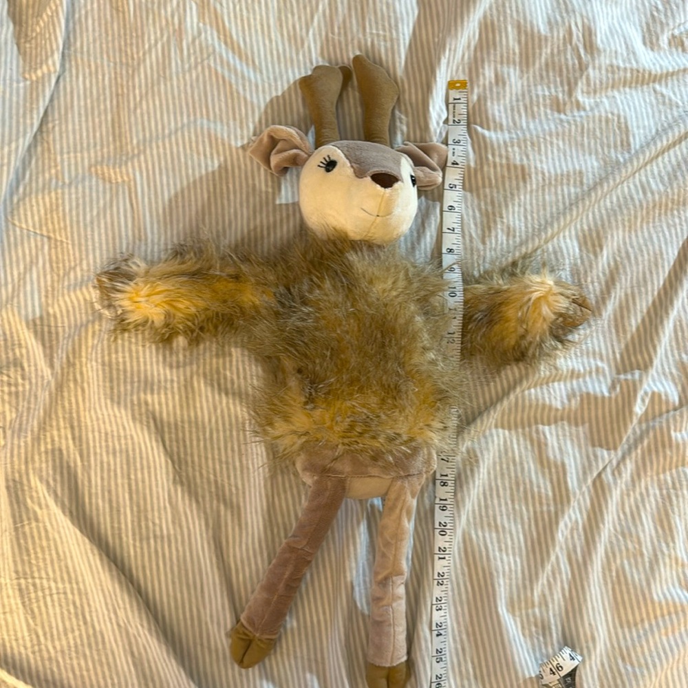 Soft and fluffy reindeer jellycat stuffie.